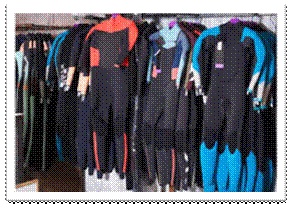 Une image contenant intrieur, placard, debout, groupe

Description gnre automatiquement